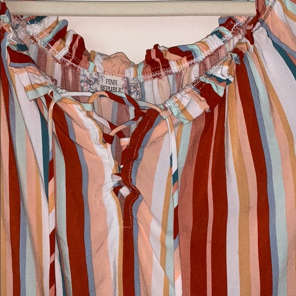 Top - Picture 2 of 2